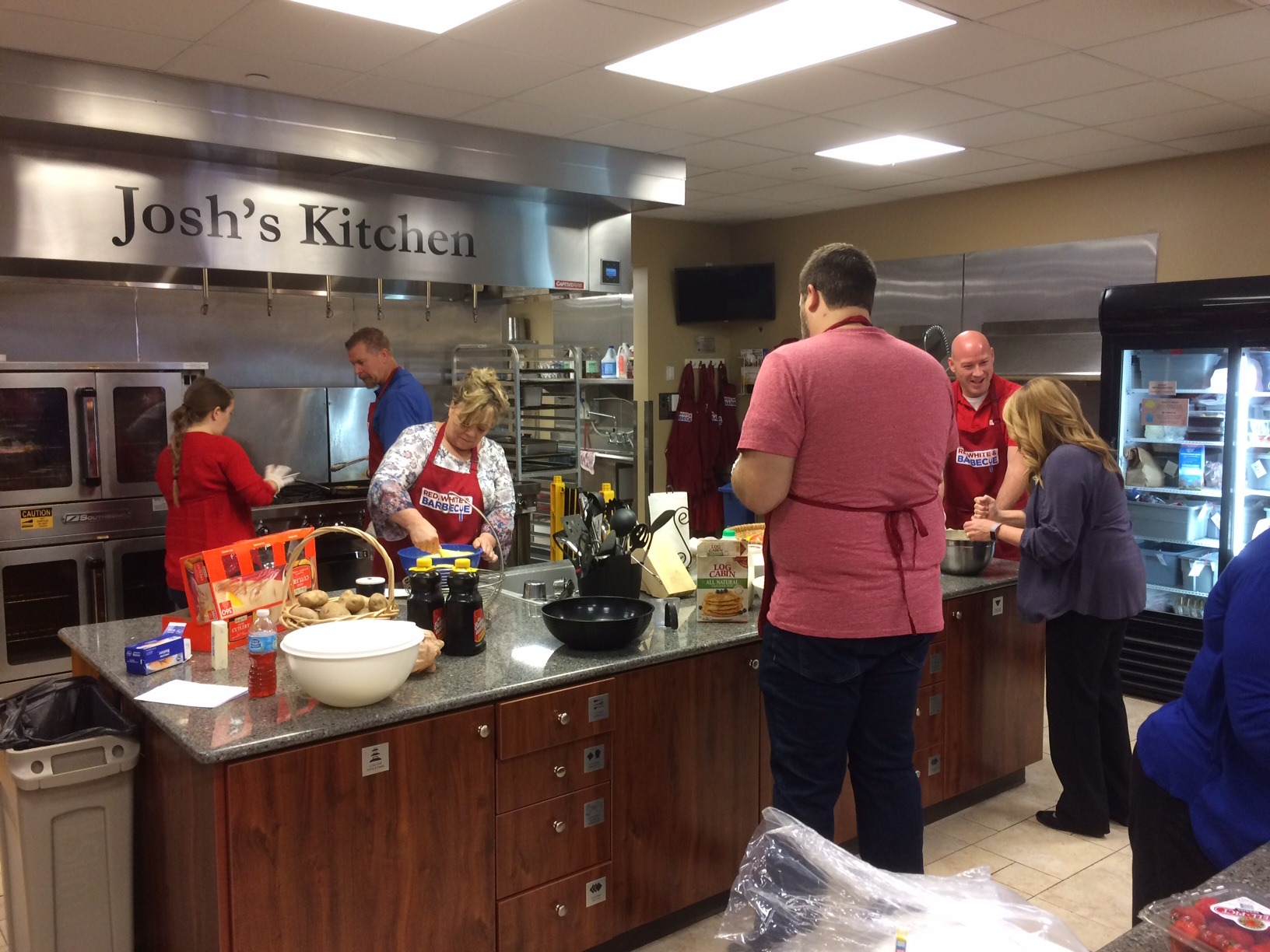 Ronald McDonald House Adopt-a-meal Program Volunteers, 2017 4 2017 Ronald McDonald House Adopt-a-meal Program Volunteers